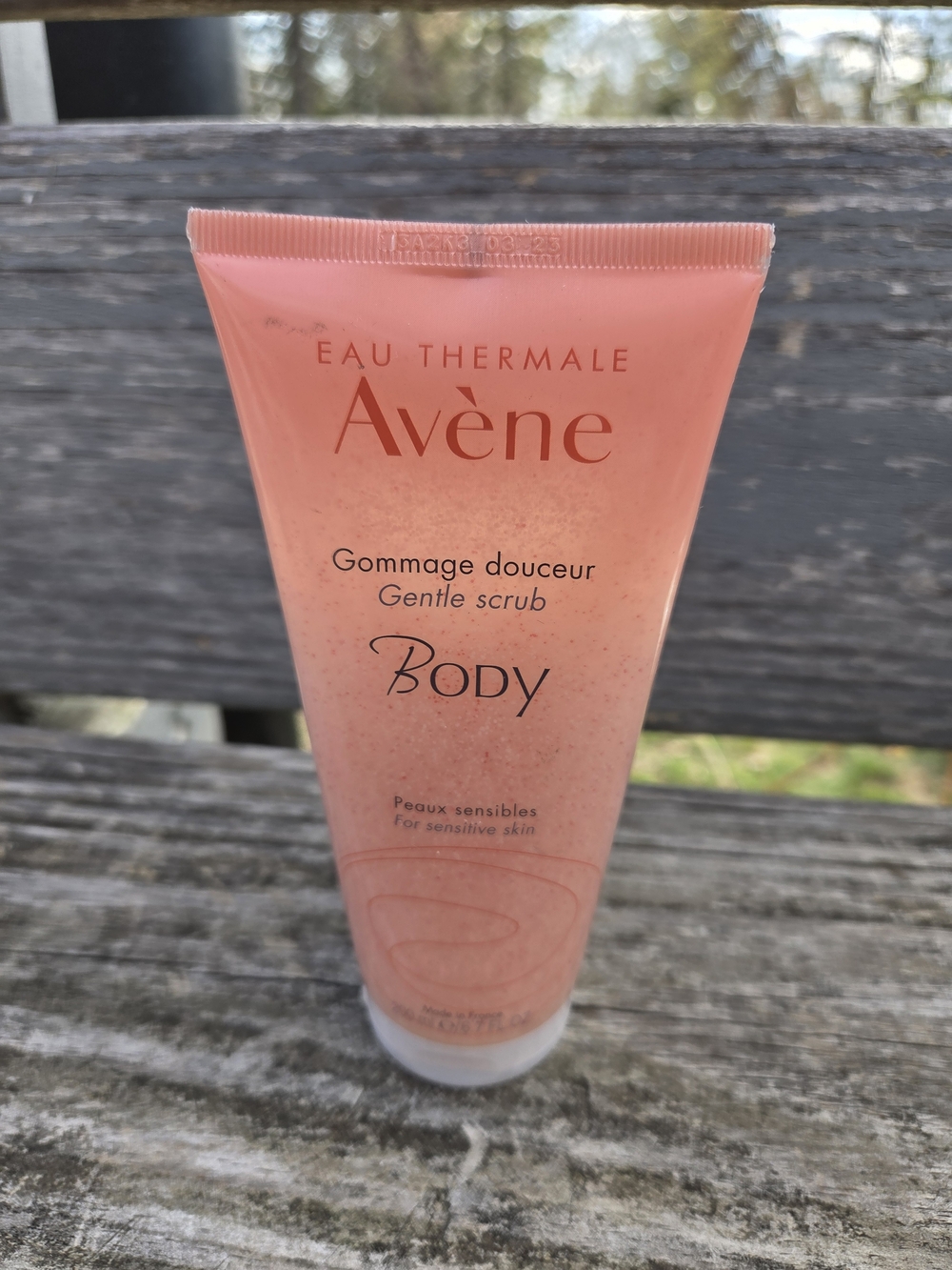 New Avene Gentle Scrub Body For Sensitive Skin 6.7 fl oz